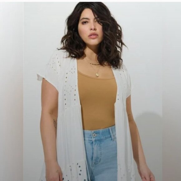 725-25 Torrid White Cotton Eyelet Maxi Kimono Duster Size 2X 18/20 - Picture 4 of 10